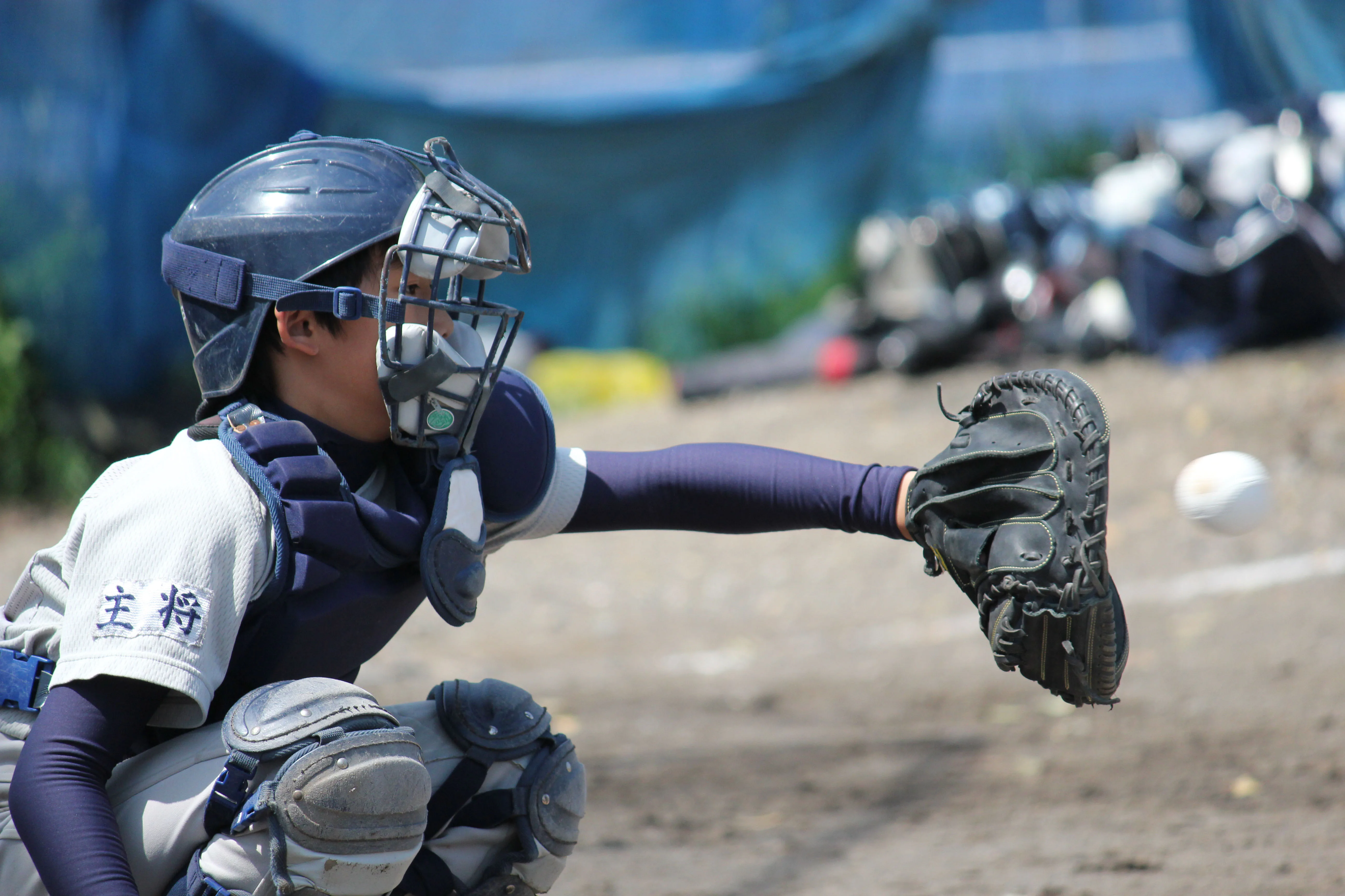 少年野球キャッチャー上達法!自宅でやるべき送球・捕球・センスを伸ばす4つの練習法 | お父さんのための野球教室